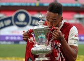 Pierre-Emerick Aubameyang fue la figura del Arsenal que se coronó campeón de la FA Cup por décimo cuarta ocasión.

 FBL-ENG-FACUP-ARSENAL-CHELSEA