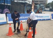 Roberto Ibáñez, presidente de Fedeguayas (i), estuvo en el evento de lanzamiento de la obra.