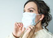 En algunas personas el uso de cierto tipo de mascarillas produce lo que se ha denominado Maskné.