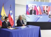 Iván Ontaneda y Lenín Moreno firman el acuerdo.