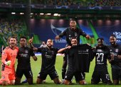 Los jugadores del Lyon festejan tras derrotar por 3-1 al Manchester City y clasificar a las semifinales de la Champions.