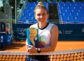 Simona venció a  la belga Elise Mertens, tercera cabeza de serie en Praga, por 6-2 y 7-5.