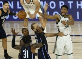 Giannis rozó el triple-doble con 31 puntos, 15 rebotes y 8 asistencias.