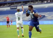 Roberto Ordóñez celebra el primer tanto de la victoria de Emelec ante Liga de Portoviejo.