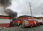 Reportan incendio estructural en una bodega en Cdla. Montebello de Guayaquil.