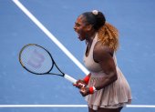Serena Williams venció este lunes por 6-3, 6-7 (6) y 6-3 a la griega María Sakkari, decimoquinta preclasificada.