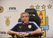 Óscar Washington Tabárez duda que las eliminatorias se inicien en plena pandemia.