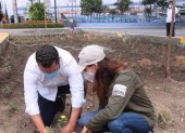El vicealcalde Josué Sánchez, en acto del proyecto La Ruta de los Árboles, siembra un árbol.