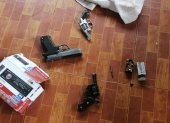 En Riobamba los militares encontraron tres armas y municiones en un sitio en el que se expendían bebidas alcohólicas.