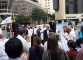 Una manifestación en favor del retorno del Instituto Izquieta Pérez se realizó en la Plaza Vicente Rocafuerte de Guayaquil.