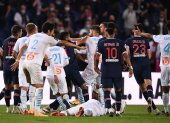Los jugadores, tanto del PSG como del Marsella, protagonizaron el domingo pasado varios actos que ensombrecieron la victoria del segundo equipo.