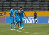 Los jugadores de Universidad Catolica celebran el gol de Facundo Martínez, que igualó el trámite.