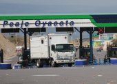 El sector empresarial reporta que camiones han sido detenidos pese a que pueden circular sin restricciones.