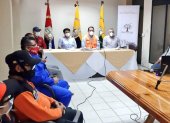 El director de Riesgo junto a las autoridades locales de Cumandá y Pallatanga en la provincia de Chimborazo.