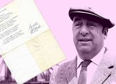 Un retrato del poeta chileno Pablo Neruda y una versión inédita de un soneto escrito por él a máquina de escribir.