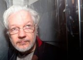 Julian Assange contó al psiquiatra que oía voces que le decían: "Eres polvo, estás muerto, venimos a buscarte".