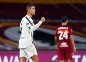 Cristiano Ronaldo celebra el segundo de los tantos con los que permitió que la Roma se lleve solo un punto.