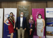 Cristina Hidalgo, Miss Ecuador 2019; Agustín Intriago, alcalde de Manta; María del Carmen de Aguayo, directora de la Organización Miss Ecuador y Brenda Terán, representante de hotel Wyndham.