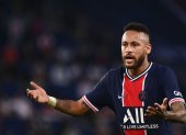 Neymar puede recibir una dura sanción en Francia por racismo, pero además tiene un lío tributario en España
 FILES-FBL-ESP-FRA-BRA-TAX