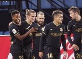 Los jugadores catalanes celebran uno de los tantos frente al Celta en Vigo.