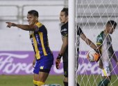 Carlos Garcés selló la revancha con goleada a los 75".