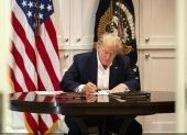 Trump, quien busca la reelección en los comicios del 3 de noviembre, fue ingresado la tarde del viernes al hospital militar de Walter Reed.