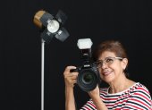 Juanita Fernández en su estudio fotográfico, situado en el norte de la ciudad.