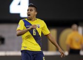 Cristhian Noboa no podrá llegar a tiempo para el partido ante Argentina, debido a problemas con las conexiones aéreas.