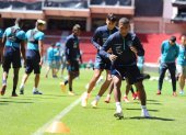 La selección nacional trabajó ayer, lunes 11 de octubre de 2020, en el estadio Rodrigo Paz Delgado, donde enfrentará a Uruguay
