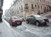 Una capa de granizo cubrió varios puntos del centro norte de la capital, provocando congestión vehicular.