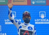 Richard Carapaz mantuvo por una jornada más el maillot de los lunares. En la clasificación general se ubica tercero.