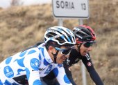 Carapaz (Ineos Grenadiers) junto su compañero, el colombiano Iván Ramiro Sosa durante la cuarta etapa de la Vuelta.