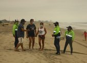 Acogida. Pese a que en Salinas esperaban la llegada de más personas, la playa lució casi vacía hasta la tarde de ayer.