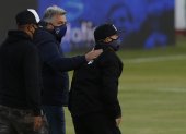 Diego Maradona fue al partido de Gimnasia pero no pudo dirigir.