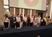 El exalcalde de Guayaquil, Jaime Nebot, junto a grupo de canditatos a asambleístas por la lista 6, durante la presentación de la propuesta socialcristiana.