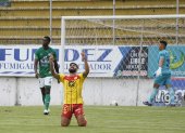 Maxi Barreiro festeja el primero de los tres goles de Aucas ante Orense


29 de noviembre  2020

API

Agencia (ag-expreso ag-extra ag-quito)