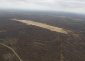 La millonaria pista inconclusa en el terreno de Daular, en donde se iba a construir una estación para el Aeroclub.