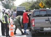 Personal militar y vigilantes de tránsito se unieron a los controles de seguridad, en las vías de la provincia del Guayas.

FECHA : 30/11/2020 

Agencia (ag-extra)