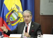 El ministro de Salud da información sobre la vacuna contra la covid que llegará a Ecuador.