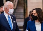 Joe Biden y su vicepresidenta Kamala Harris, ambos con mascarilla.
