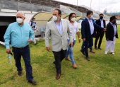 El presidente de la Ecuafútbol, Francisco Egas, recorrió las instalaciones del Municipal junto con las autoridades de Otavalo
