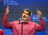 Maduro votó el domingo en las elecciones legislativas y pidió a los venezolanos dirimir sus diferencias a través del debate, "de la verdad de cada quien", del respeto y del diálogo.