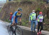 El ciclista ecuatoriano fue fichado por el equipo español que apadrina el experimentado Alejandro Valverde, excompañero de Richard Carapaz.