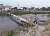 Movilidad. El puente de caña de Yurima que sirve solo durante el verano y que es hecho por los habitantes.