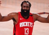 James Harden asegura que fue a la reunión, pero mantuvo distancia.