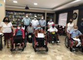 Los miembros del club acudieron a Salitre para donar sillas de ruedas.