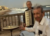 Un filme sobre dos jubilados, víctimas del Holocausto que inician una banda musical, abre el encuentro.
