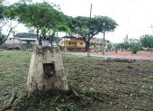 Algunos de los parques de la ciudadela Guayacanes permanecen en ese estado, apenas con las bases de las luminarias.