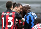 La pelea entre Zlatan Ibrahimovic y Romelu Lukaku (d) es tendencia en las redes.