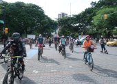 La cita de los ciclistas tuvo varios puntos. Uno de estos fue el parque Centenario, en el centro.
